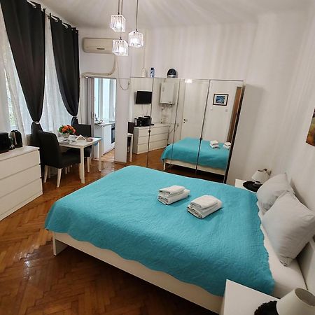 Studio Ultracentral Universitatea Bucureşti Ngoại thất bức ảnh