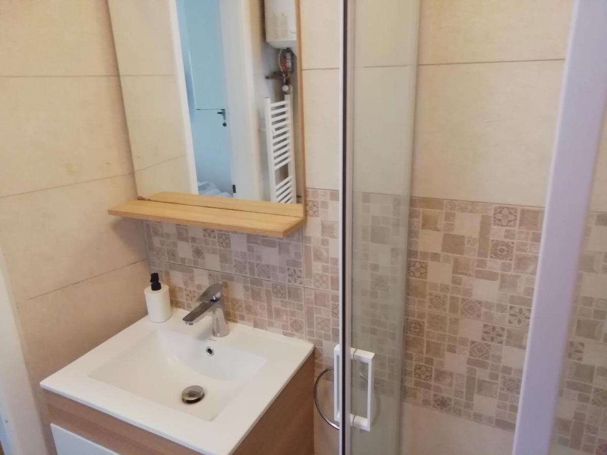 Studio Ultracentral Universitatea Bucureşti Ngoại thất bức ảnh