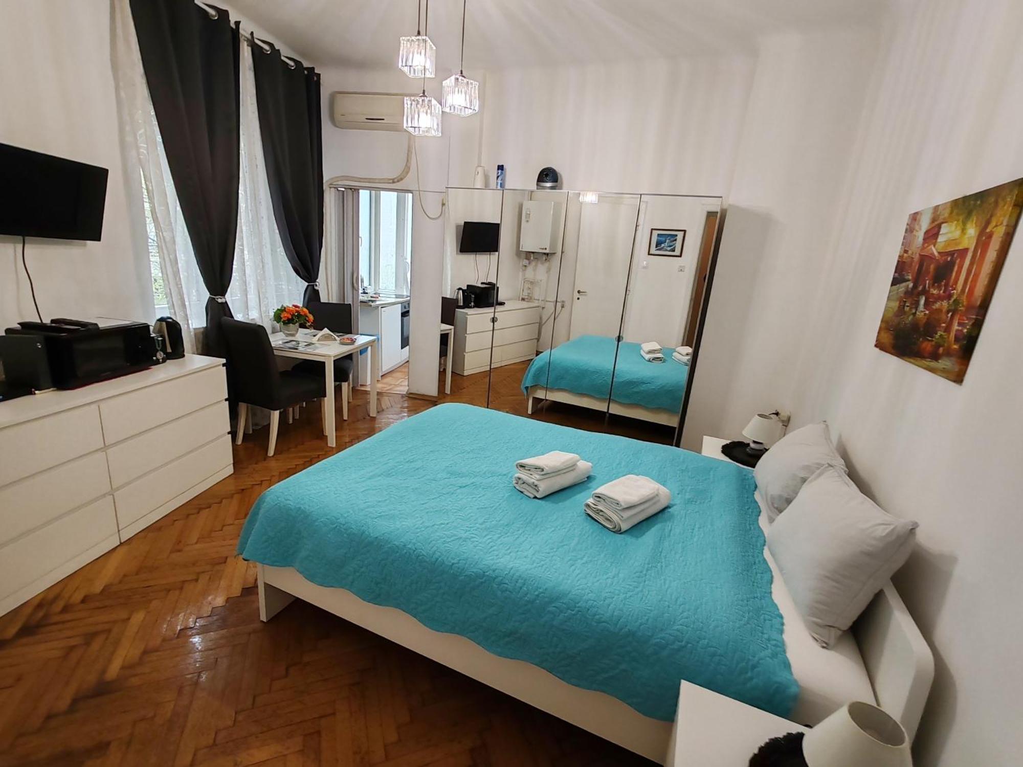 Studio Ultracentral Universitatea Bucureşti Ngoại thất bức ảnh
